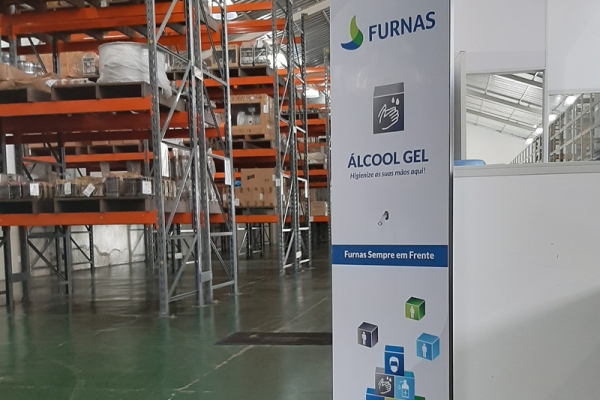 totem-para-alcool-em-gel-personalizado-totem-furnas18546802-8EC3-8B6D-D6C6-F5FBEDCB262C.jpg